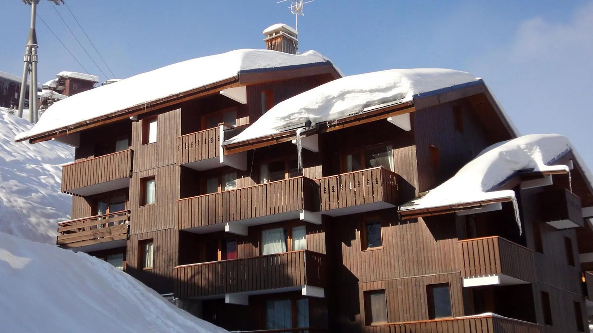 Charmant 2P Avec Balcon S/E, Proche Pistes Et Commerces, Tout Equipe - 73550 Les Allues - Fr-1-182-256