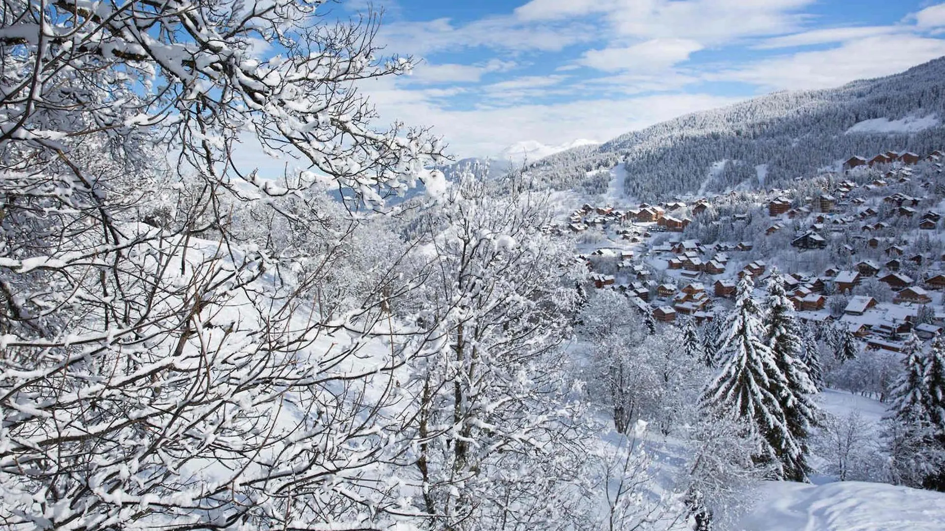 Charmant 2P Avec Balcon S/E, Proche Pistes Et Commerces, Tout Equipe - 73550 Les Allues - Fr-1-182-256 0*,
